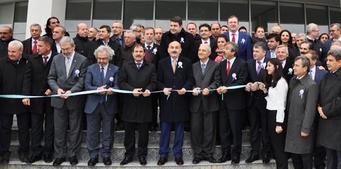 Müezzinoğlu, Trakya Üniversitesi Hakkı Yörük Sağlık Yüksekokulu’nun Açılış Törenine Katıldı.
