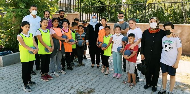 Gül Çitil Okur, Muhsin Yazıcıoğlu Ortaokulunu Ziyaret Etti.