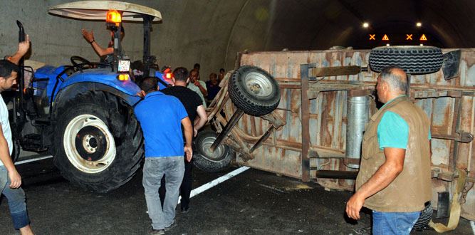 Sezai Karakoç Tünelinde Zincirleme Kaza