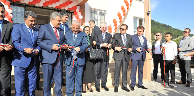 Abdullah Çinkay Anadolu Lisesi Eğitim-Öğretim Hayatına Açıldı