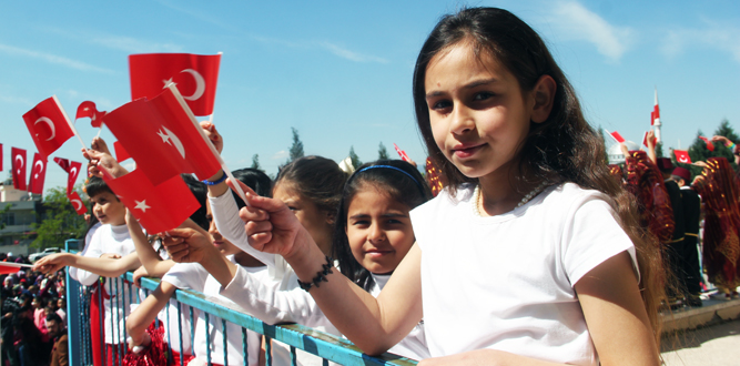 23 Nisan Coşkusu Yahya Kemal İlkokulunda Yaşandı