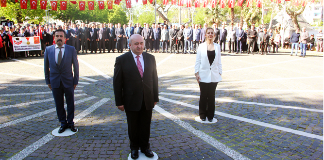 23 Nisan Bayramı Kutlamaları Çelenk Sunma Töreni İle Başladı