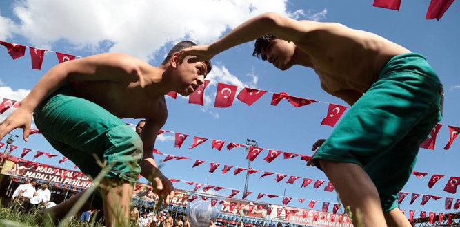 Kahramanmaraş Ülkü Ocakları’ndan Güreş Festivali ve Geleneksel Spor Gösterileri