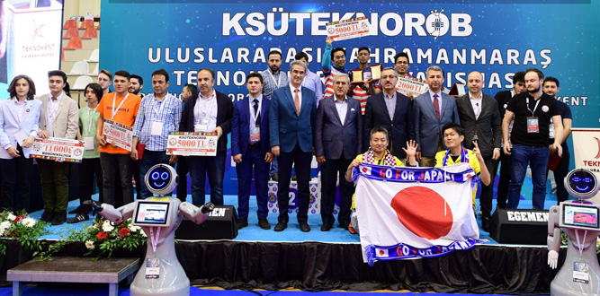 ROBOT YARIŞMASI ÖDÜLLERİ DAĞITILDI