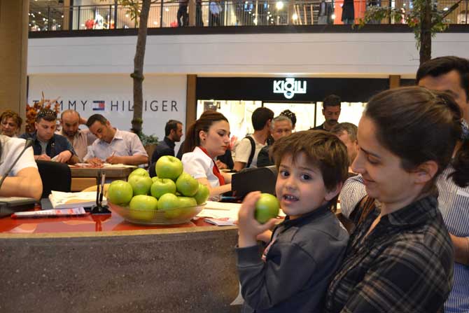 Kahramanmaraş Piazza AVM'de Elmalı, Kurabiyeli Alışveriş