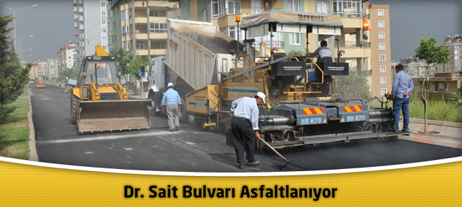 Dr. Sait Bulvarı Asfaltlanıyor