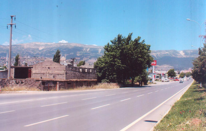 Kahramanmaraş’ın Adana girişi tam bir virane