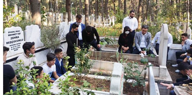 ÜLKÜCÜ ŞEHİT BLEDA AYBARS TEKİN ÖLÜMÜNÜN 40. YIL DÖNÜMÜNDE MEZARI BAŞINDA ANILDI!