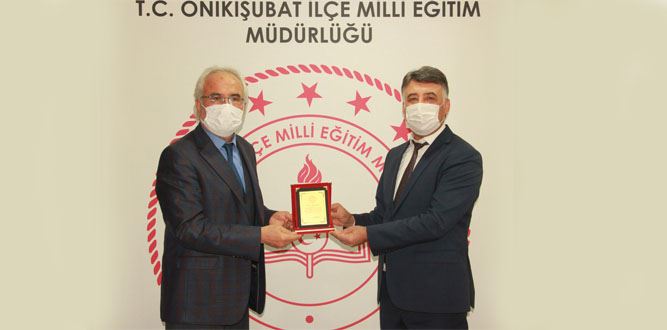 Cabbar Uzun'a Plaket ve Teşekkür Belgesi