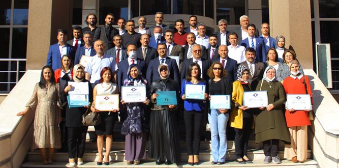 Yaşar Gölcü İlkokulu Eğitimdeki Kalitesini “E-Twinning Okulu Belgesi” İle Taçlandırdı…