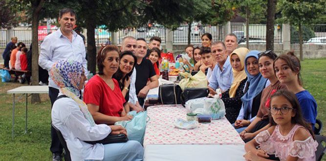 İstanbul'da  "Arıtaş Mahallesi Derneğ"i Piknik Şöleni gerçekleştirildi.