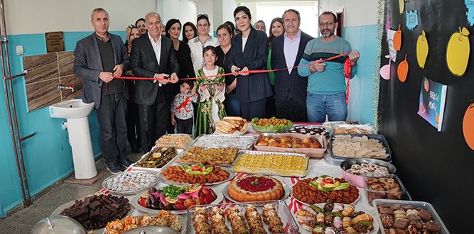 Ahmet Bayazıt İlkokulunda Tutum, Yatırım ve Yerli Malları Etkinliği