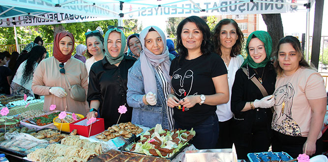 Cahit Zarifoğlu İlkokulunda Kermes Etkinliği