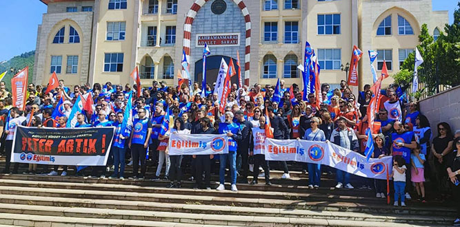 Kahramanmaraş Eğitim-İş Sendikası tarafından öğretmenlere yapılan şiddet pretosto edildi.