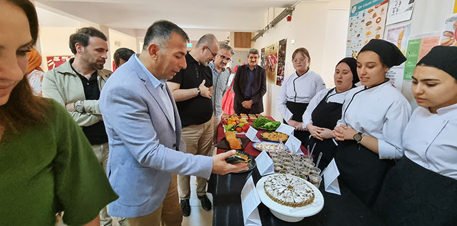 Mükrime Hatun MTA Lisesinden " Gluten içermeyen yiyecekler etkinliği"