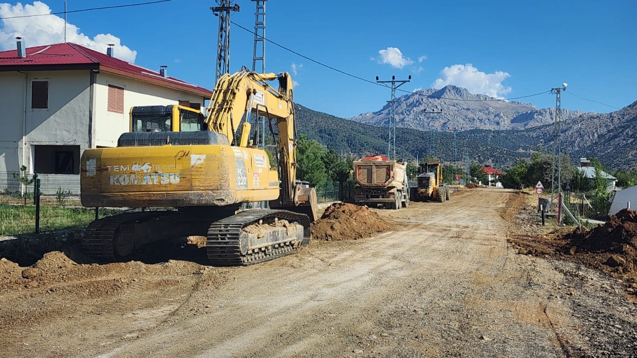 Göksun’da Hacıömer – Temurağa Grup Yolu Genişliyor