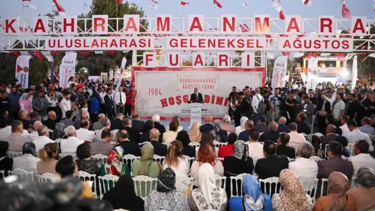 Geleneksel Ağustos Fuarı'nda Hem Çocuklar Hem de Yetişkinler Eğleniyor