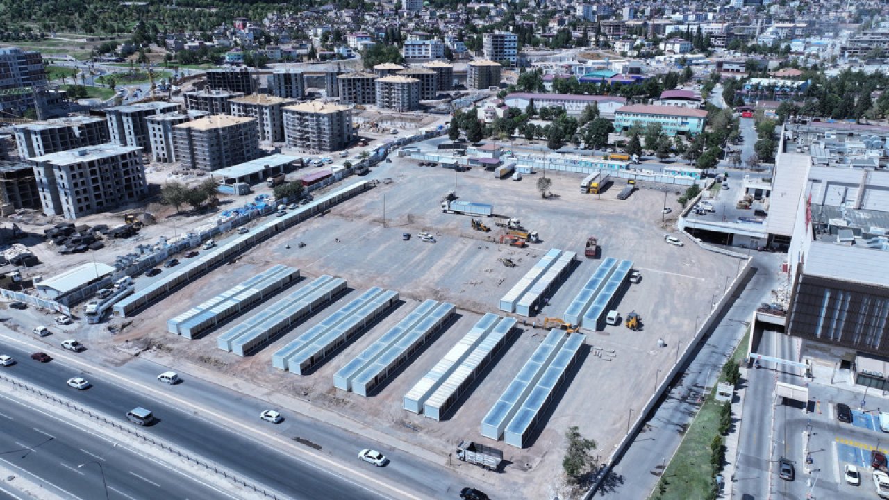 Piazza AVM Yanındaki Geçici Çarşıda İmalatlar Devam Ediyor