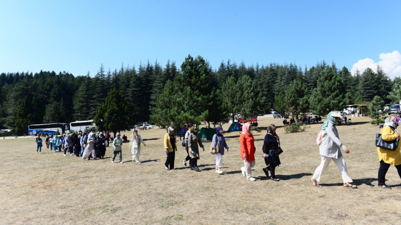 Kahramanmaraşlı Kadınlar Ali Kayası ve Başkonuş Yaylası'nı Gezdi