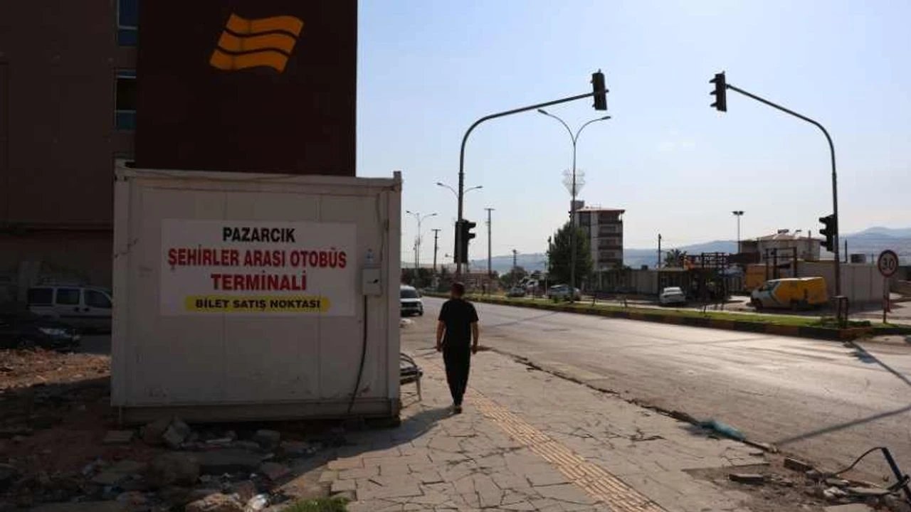 Pazarcık'ta Otobüs Terminali Konteynerde Hizmet Veriyor