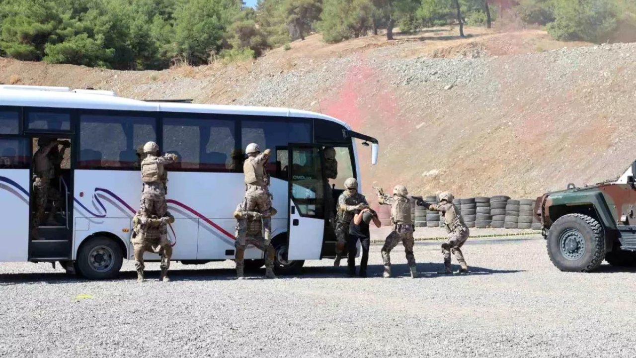 Kahramanmaraş'ta Gerçeği Aratmayan Bir Tatbikat Gerçekleştirildi