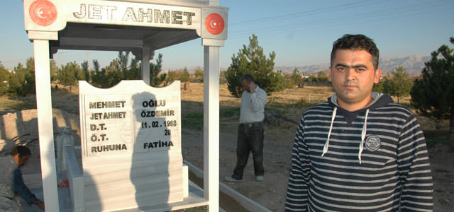 Ölmeden kendi mezarını yaptırdı