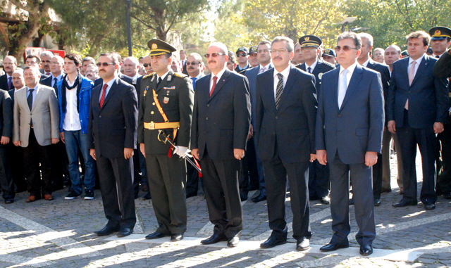 29 Ekim Cumhuriyet Bayramı için Çelenk töreni