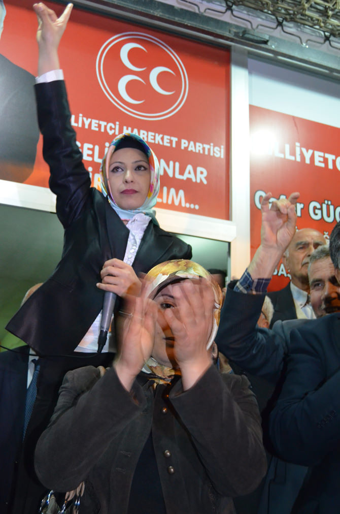 Türkoğlu’nda AK Parti'den MHP’ye Büyük Katılım