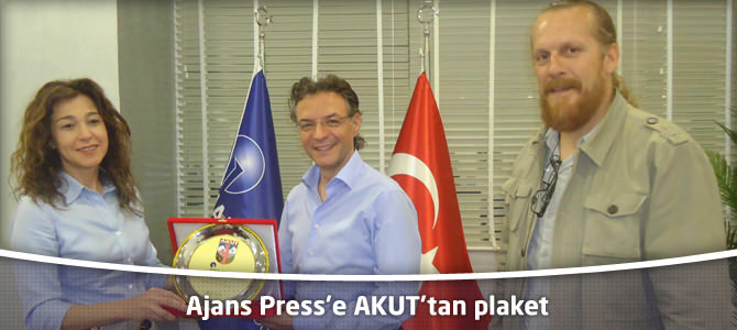 Ajans Press’e AKUT’tan plaket