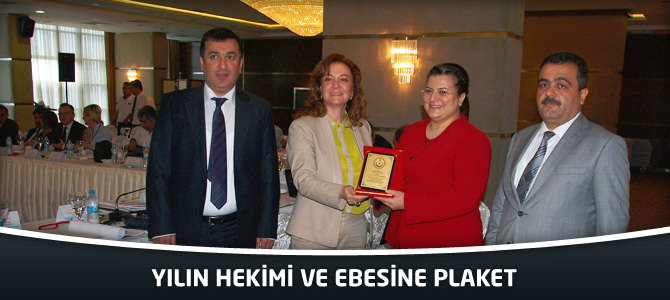 Yılın Hekimi Ve Ebesine Plaket