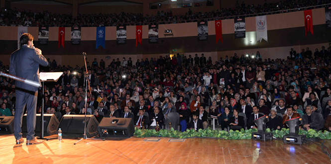 Kahramanmaraş’taki ''Çanakkale Bir Hilal Uğruna'' Gecesine Büyük İlgi