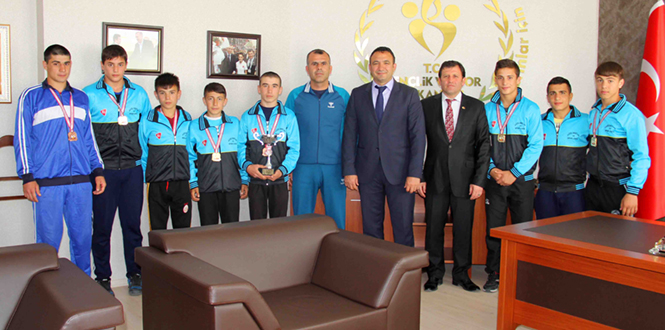 Kahramanmaraş Spor Lisesi Güreş'te Türkiye Şampiyonu