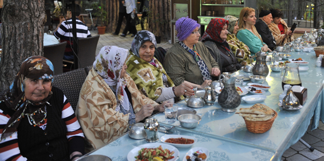 Kahramanmaraş Büyükşehir’den Huzurevi Sakinlerine İftar