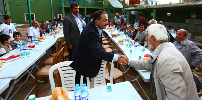 Afşin Belediyesi Altaş Mahalle Sakinleri İle İftar Sofrasında Buluştu