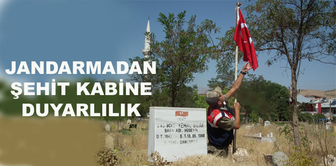 Jandarmanın Şehit kabrine duyarlılığı