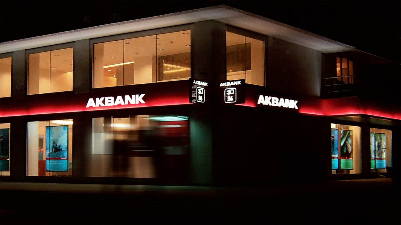 akbank-musterilerini-magdur-etti.jpg