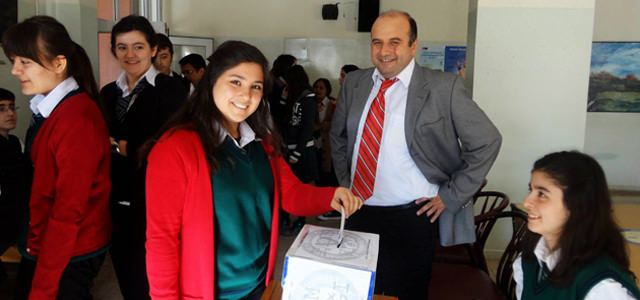 Anadolu Öğretmen Lisesi okul öğrenci meclisi başkanını seçti