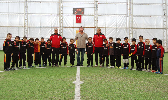 Durmaz, Galatasaray Futbol okulunu inceledi