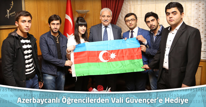 Azerbaycanlı Öğrencilerden Vali Güvençer’e Azerbaycan Bayrağı Hediyesi