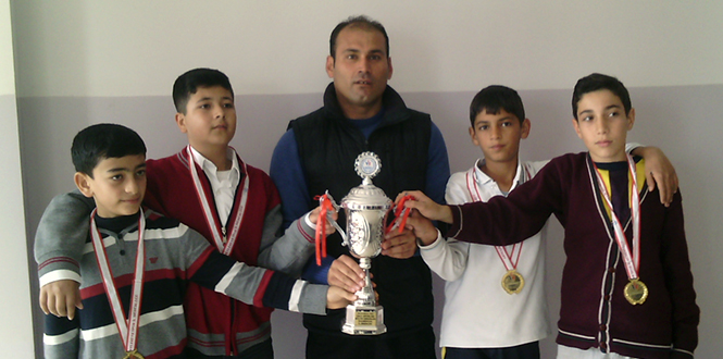 Kahramanmaraş Badminton Şampiyonu Deniz Bitmiş Ortaokulu