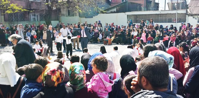 İstiklal İlkokulu 23 Nisan’ı Mahalleliyle Kutladı