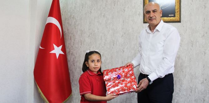 ‘’Türkoğlu Yazar Dünya Okur’’ projesi ödül sahipleri